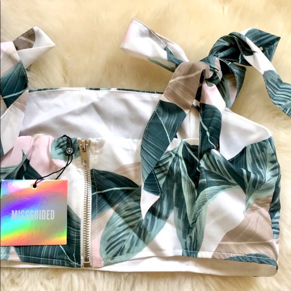 Missguided Tropical Print Off The Shoulder Top - Picture 5 of 5